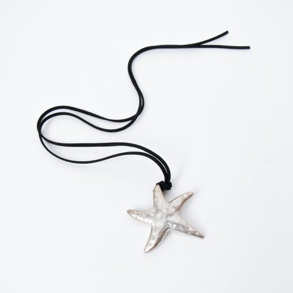 Vintage Jewelry - VINTAGE SILVER STAR METAL PENDANT NECKLACE Black Leather Lace Summer Jewelry